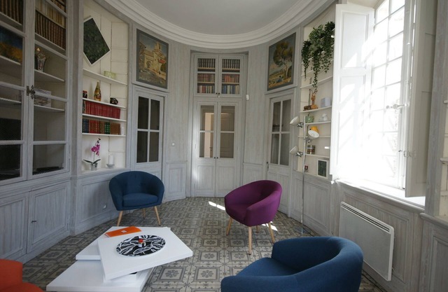 10' from St Rémy and Avignon, charming apartment *, 2 bedrooms for 4 people