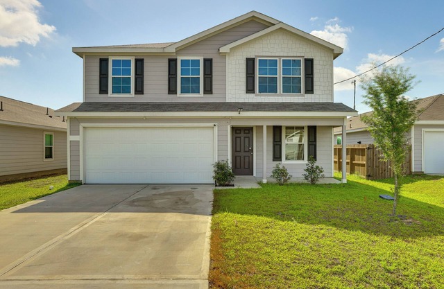 10 Mi to Lake Houston: Retreat w/Backyard!