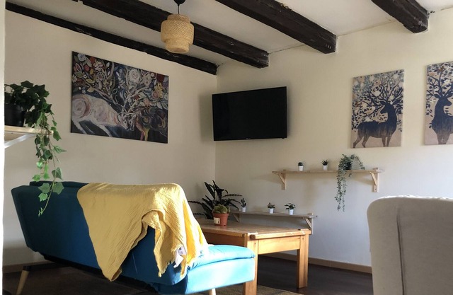 10 minutes from Strasbourg! Independent 70m2 apartment in beautiful house