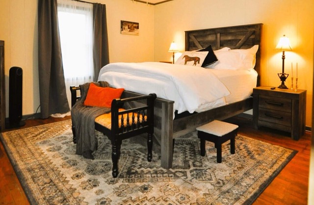 10 Minutes to Red River Gorge & Natural Bridge State Park! Cozy Farmhouse