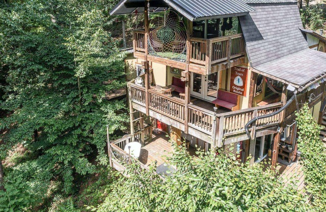 10% Off 3+ Nights! Escape to Edward – The Hut