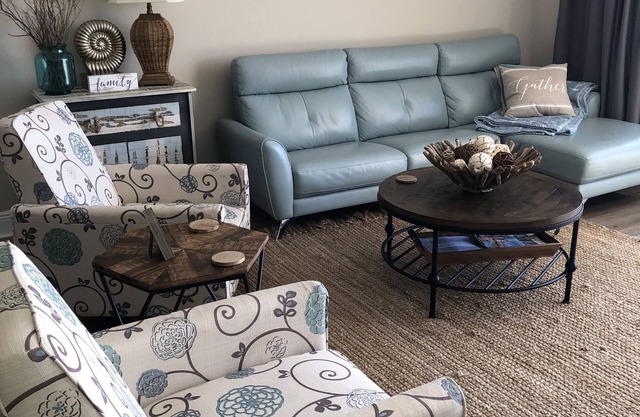 100 PLUS 5 STARS! BEACHFRONT! FREE BEACH CHAIRS! STAND UP SHOWER! FULLY STOCKED!