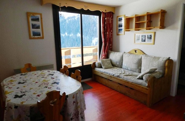 100m from resort center, parking, ski locker, 24m², Les 7 Laux