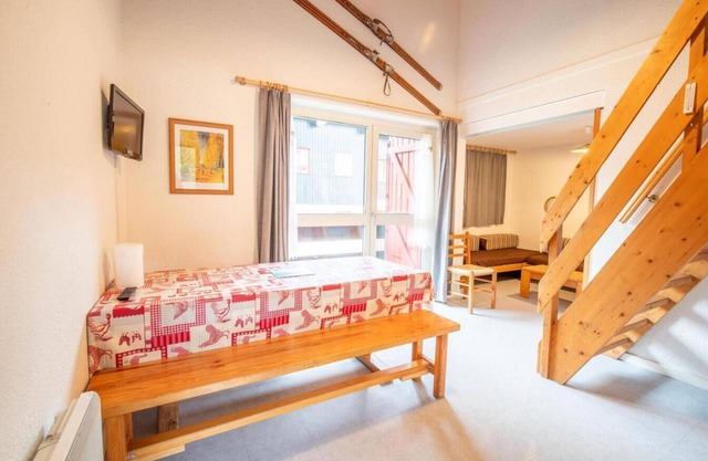 100m from ski slopes, 1st floor, balcony, parking, tv, ski locker, 47m², La Norma