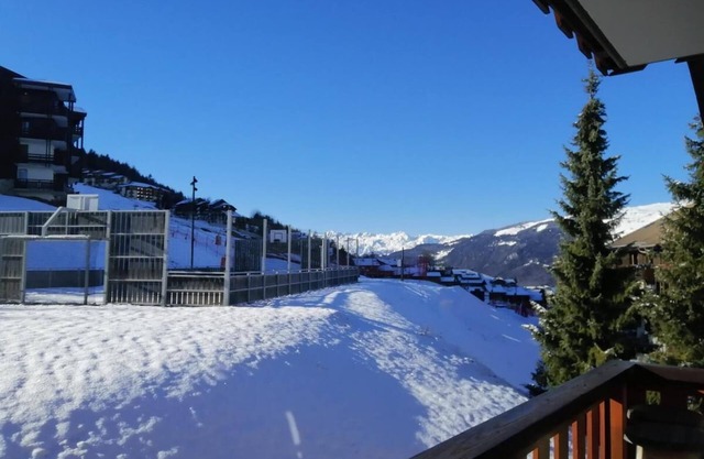 100m from ski slopes, 4th floor, balcony, tv, ski locker, 55m², Montalbert