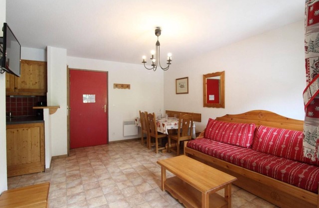 10m from ski slopes, 2nd floor, balcony, parking, tv, ski locker, 40m², Val Cenis