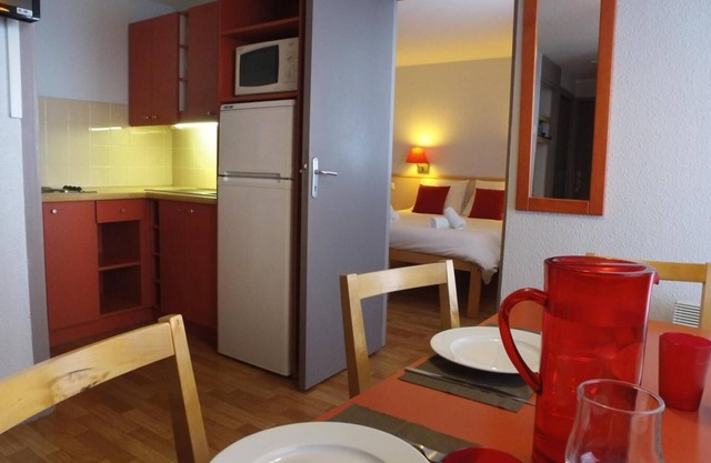 10m from ski slopes, parking, tv, ski locker, 60m², Les 7 Laux