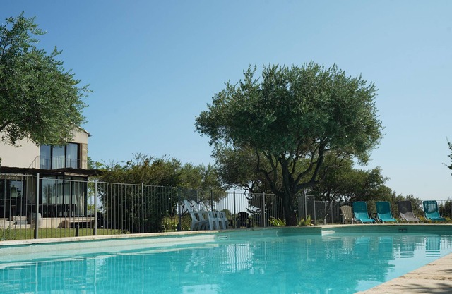 10min from Avignon, La Villa d'Ambre - Domaine de la Mordorée, Tavel, 8 pers max