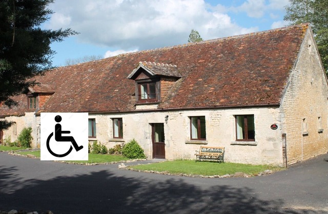 12-person Martin gîte (accessible) just a stone's throw from Suisse Normande!