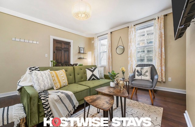 1210 James St. #1 ★Pro Cleaned