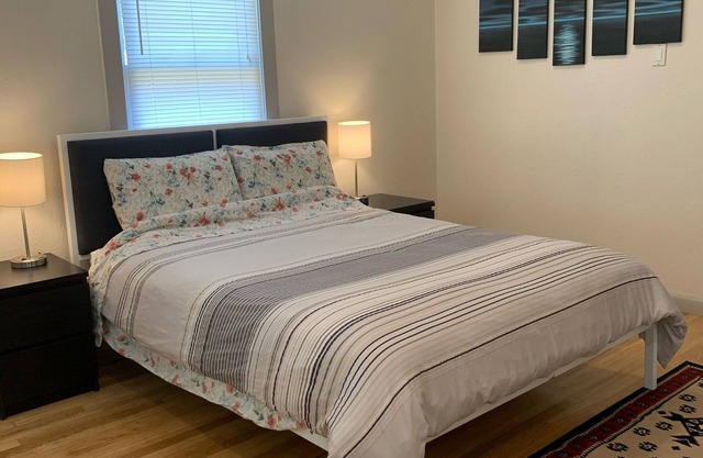 125-#4 Downtown cozy upstair one bedroom