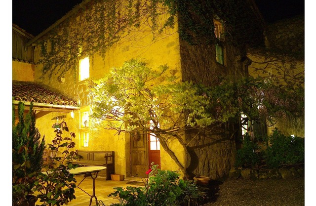 13TH CENTURY ROSE-COVERED CHAPELLE IN THE HEART OF GASCOGNE