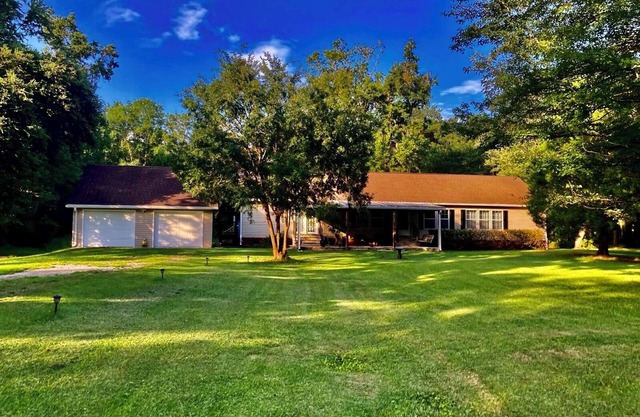 14-Acre Scenic Home in Low County of Wadmalaw Island w/Private Par 3 Golf Hole