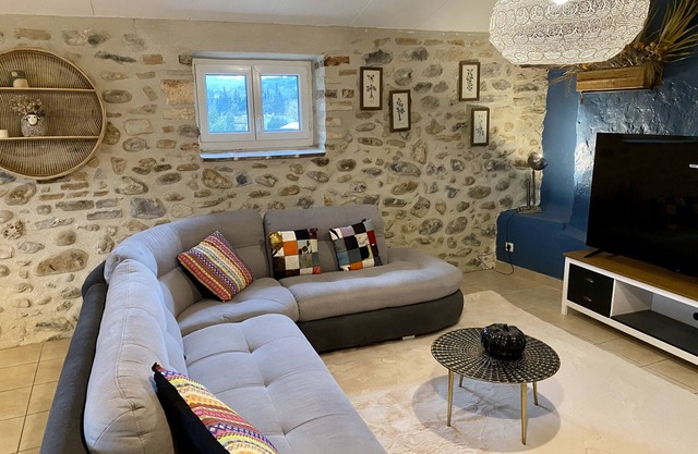 140 m2 just for you.5-minute walk from the Ardèche river.