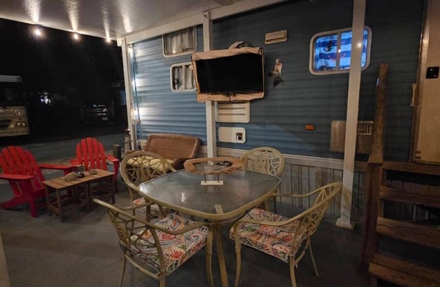 146 RV & 138 RV Vacation Rental n Key Largo Kampground, FL