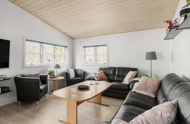 1468 Aakirkeby - Boesparken 15