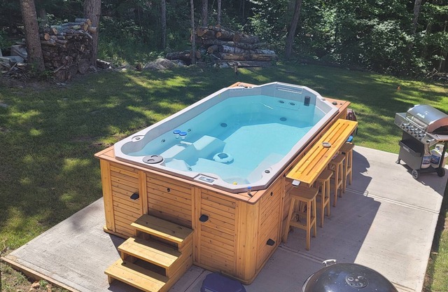 14ft SWIM SPA,SLEEPS 14+,SAUNA! POOL/FOOSBALL/GAMES