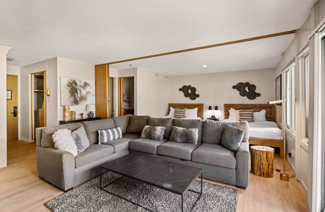 15% Off for Fall Savings! Stay 3 Nights Now thru Nov 19