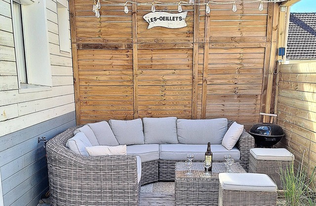 150 m Plage et commerces, au calme, parking Privé