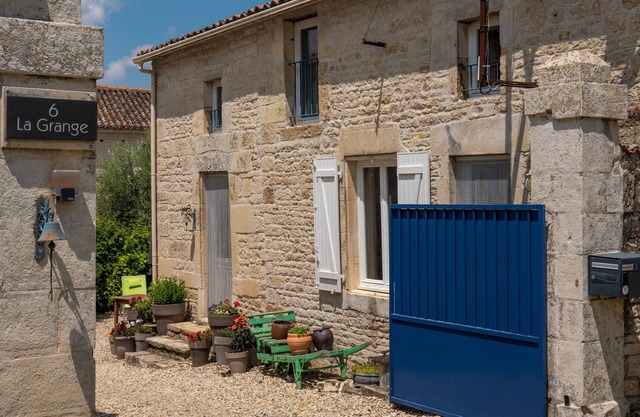 150 year old cosy stone cottage in the Charante. Gay friendly welcome.