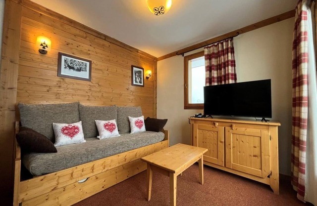150m from ski slopes, Ground floor, fitness, swimming pool, balcony, tv, ski locker, 38m², Val Cenis