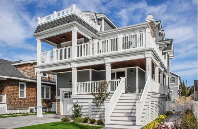 159 26th Street - Spacious home in the heart of Avalon, two blocks to beach.