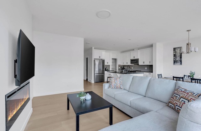 $159 New Listing promo -Luxury 3BDR large House-4 mins to Seton Hospital-Parking