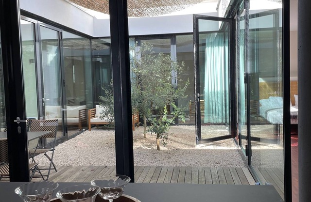 160 sqm atrium luxury apartment, fireplace, sauna, rowing machine, BBQ, large terrace, forest