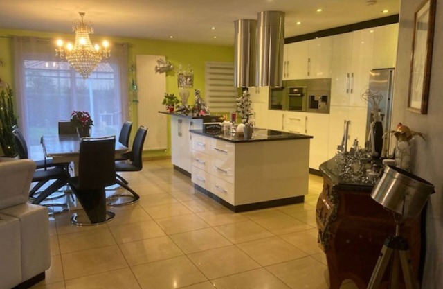 1600m from the beach! Beautiful house with SPA and billiards ideal for families