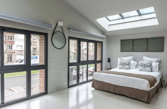 160M2 QUAINT PARISIAN RETREAT WITH A PRIVATE TERRACE-SKYLIT HOME PORT D'ORLEANS