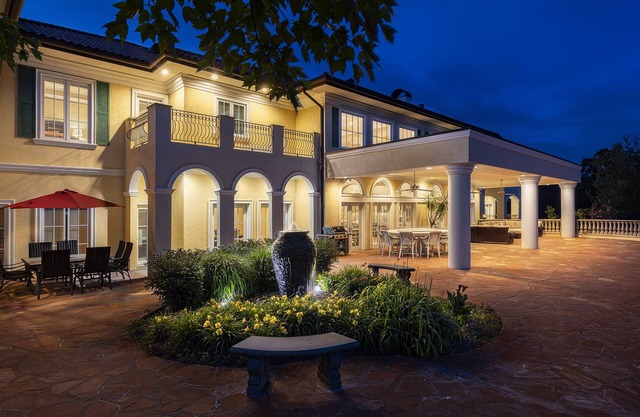 17500sqft PRIVATE ESTATE~IndoorPool/HotTub-BIG LAKEVIEW-Tennis Court-Theater-SDC