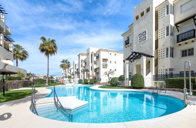 18 Nice apt balcony pool view close to Duquesa Golf and Beach Manilva Andalusia