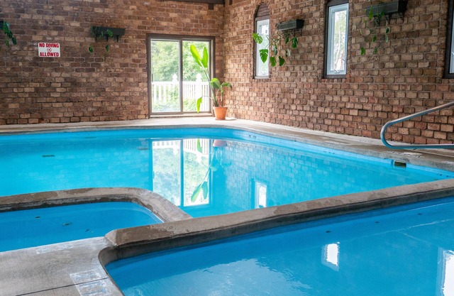 18 units for 10-70 people:18 baths. Indoor POOL/pickleball/volleyball/playground