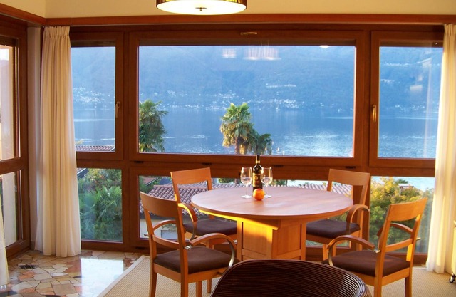 180 ° panoramic lake view - 3 rooms Apartment Lago Maggiore balcony pool beach tennis WiFi