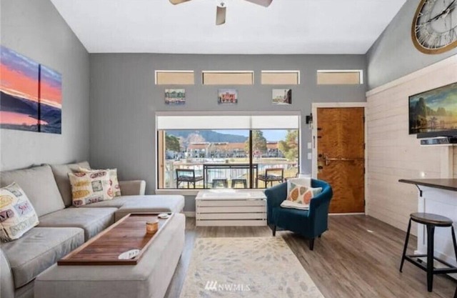 #182-Unit by pool & Gorge shuttle-book separately
