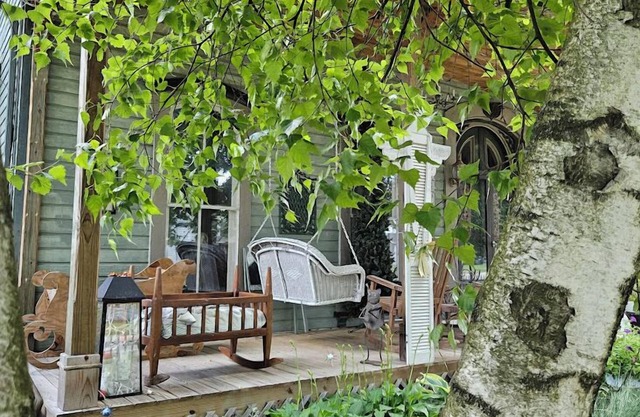 1873 Victorian Rose B & B