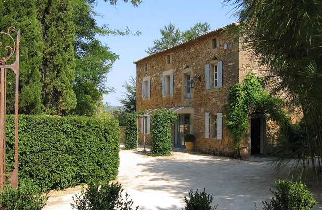 18th mas renovated near Uzes. Luxury and charm