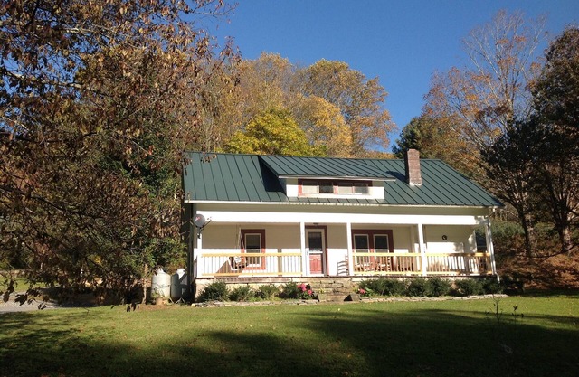 1920 Farmhouse nestled in the Appachian Mtns.