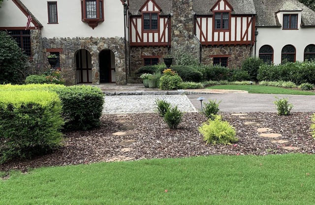 1929 Historic 8 bedroom Shadowlawn Estate in Old Town Pinehurst