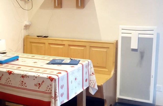 19m² studio with south-facing balcony and private parking in Montriond