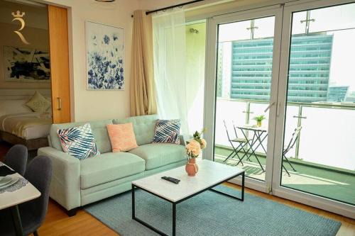 1BR Apartment Retreat for Your Getaway In Al Muneera