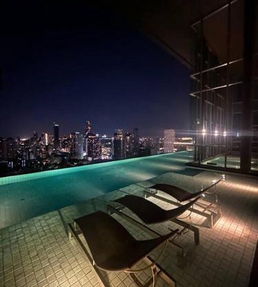 1BR at Thonglor BTS InfinityPool overlooking city