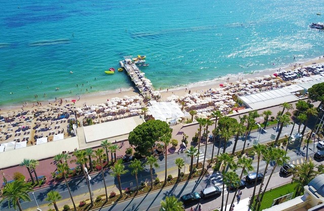 1BR CannesVacationRental by AmericanVacationLiving