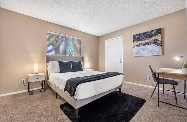 1BR - Gym - Pool - Great For Mid/Long Stays