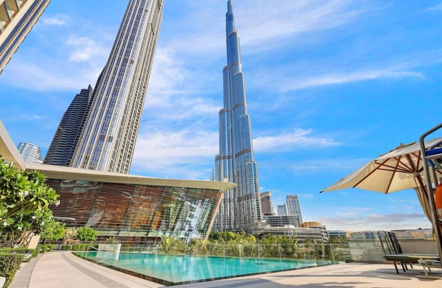 1BR in Downtown Dubai | Walk to Mall, Metro, and Fountains
