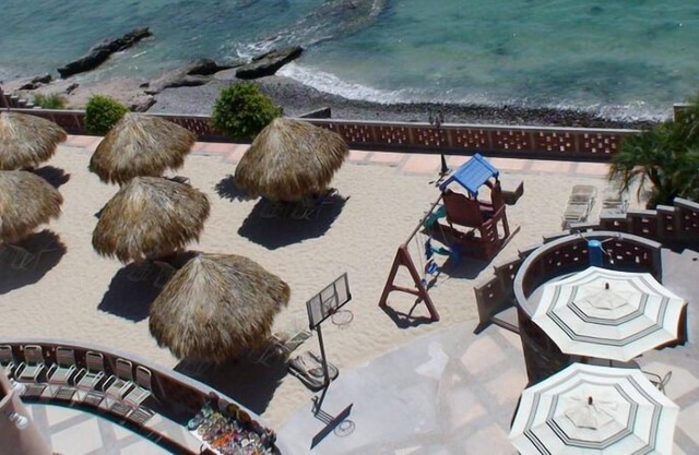 1BR Oceanside Resort w/ WiFi & Pool & 5 Min. to Beach