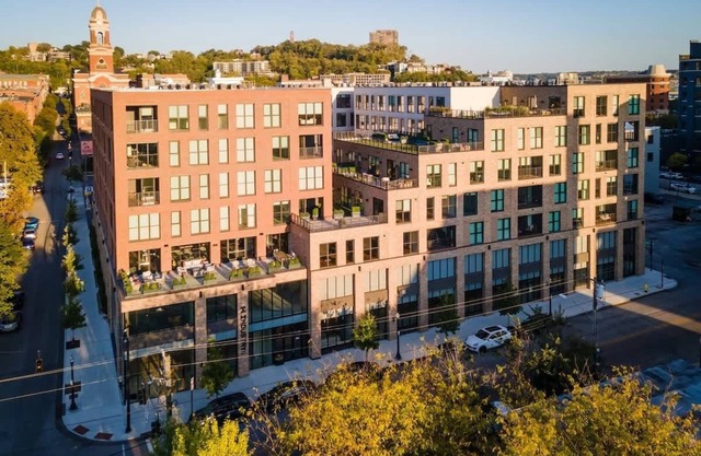 1BR OTR CBD Opulent - FreeParking/Gym/Rooftop Pool