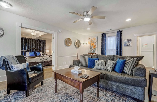 1BR Quiet Neighborhood & Nearby Parks