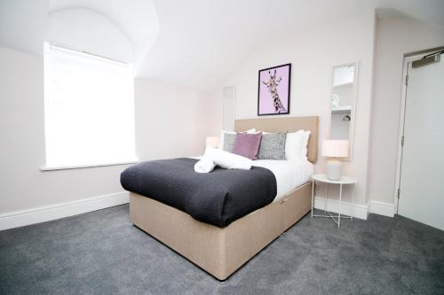 1BR stay with Free Parking at Archer Road