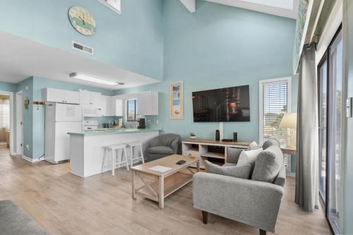 1J Golf Colony Resort in Family Friendly Surfside